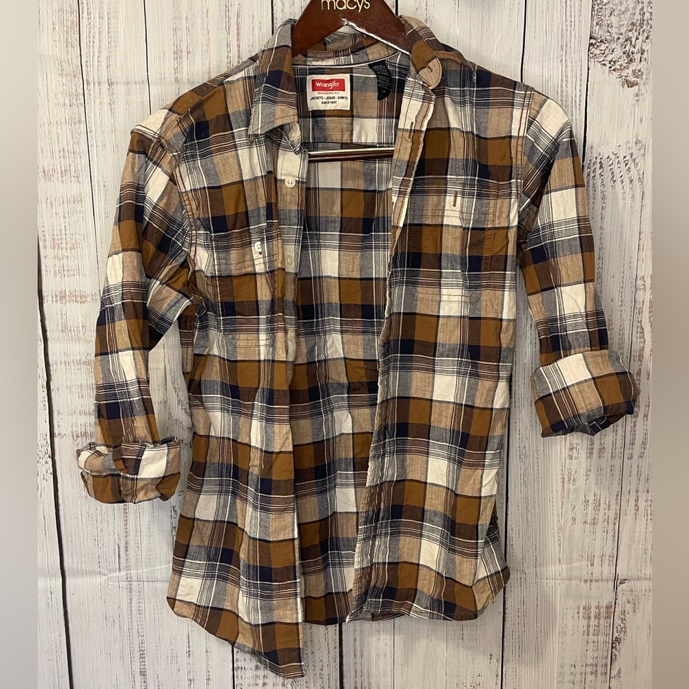 Wrangler brown plaid long/quarter sleeve button up shirt